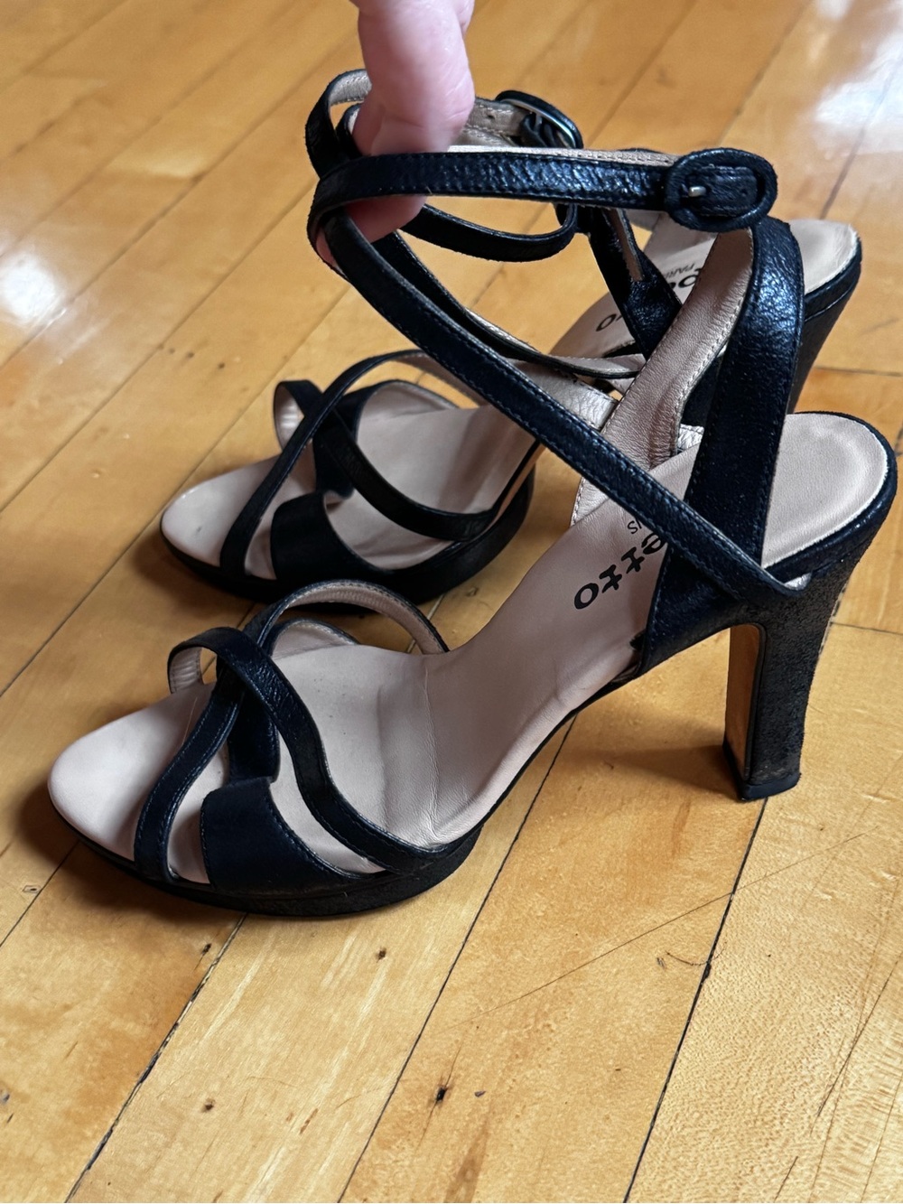 Repetto Women's Black Strappy Mid-Heel Sandals